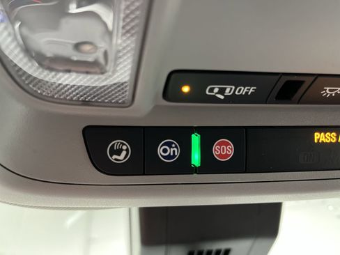 Used 2020 Chevrolet Equinox LT AWD/4WD image 22