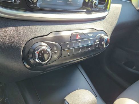 Used 2020 Kia Sorento LX image 21