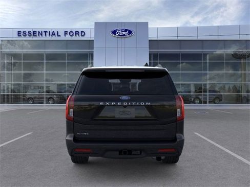 New 2025 Ford Expedition Active image 5