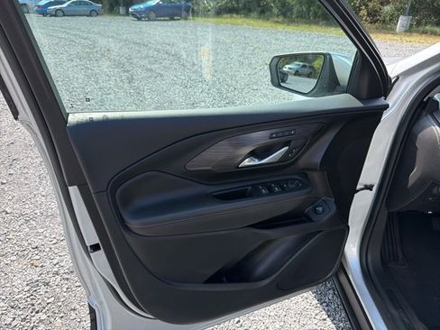 Used 2022 GMC Terrain SLT image 17