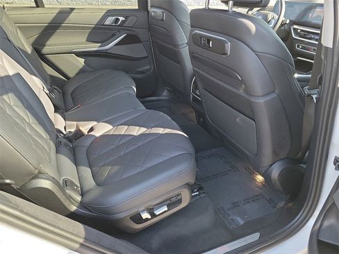 Used 2024 BMW X7 xDrive40i image 19