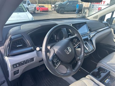 Used 2022 Honda Odyssey Elite image 3