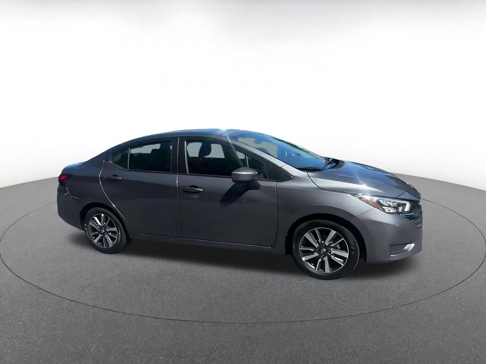 Used 2025 Nissan Versa SV FWD image 2