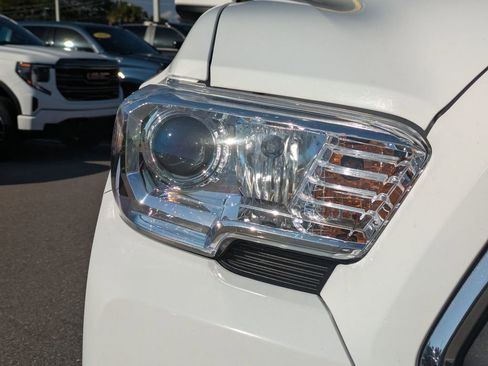 Used 2023 Toyota Tacoma SR5 image 10