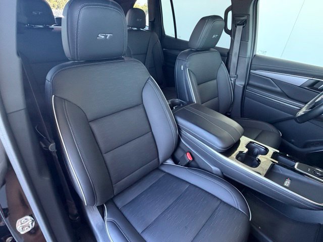 Used 2026 Buick Enclave Sport Touring FWD image 35