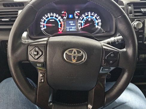 Used 2018 Toyota 4Runner TRD Off-Road AWD/4WD image 6