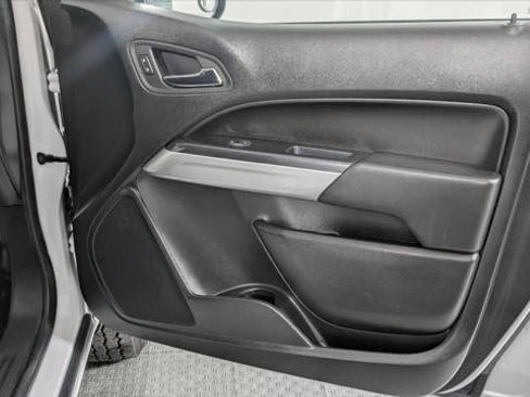 Used 2022 Chevrolet Colorado LT w/ Fleet Safety Package AWD/4WD image 16