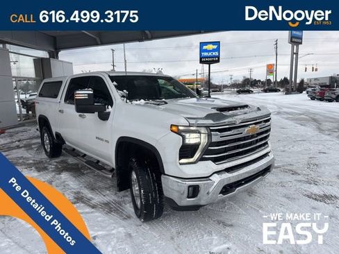 Used 2024 Chevrolet Silverado 2500 LTZ w/ LTZ Convenience Package image 3
