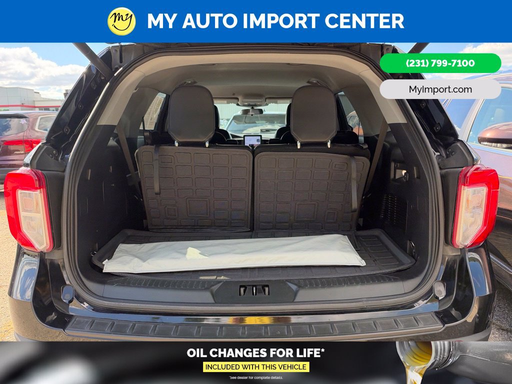 Used 2021 Ford Explorer XLT w/ Equipment Group 202A AWD/4WD image 28