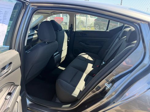 Used 2023 Nissan Altima 2.5 SV FWD image 26