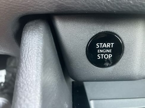 Used 2025 Nissan Rogue S FWD image 24