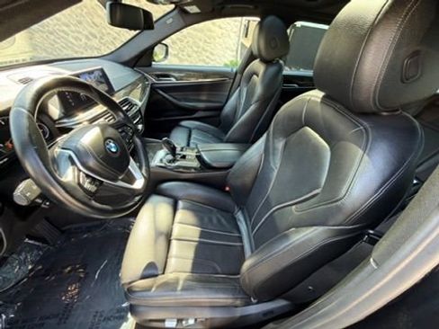 Used 2018 BMW 530i w/ Premium Package RWD image 18