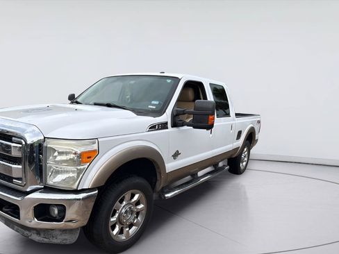 Used 2013 Ford F250 Lariat w/ Lariat Ultimate Pkg AWD/4WD image 2