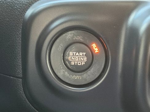 Used 2021 Jeep Wrangler Unlimited Sahara AWD/4WD image 21