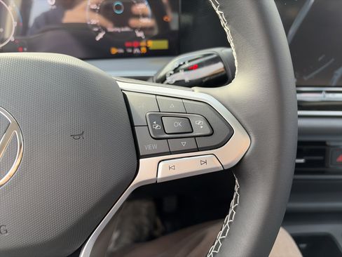 New 2026 Volkswagen Tiguan SE AWD/4WD image 24