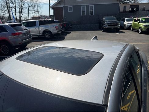 Used 2013 Acura ILX w/ Premium Package image 12