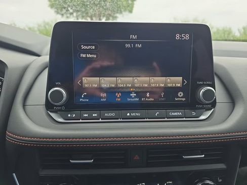 Used 2025 Nissan Rogue SV AWD/4WD image 22
