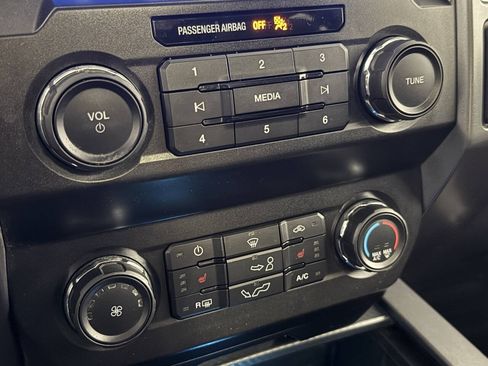 Used 2020 Ford F150 XLT w/ Equipment Group 302A Luxury AWD/4WD image 35
