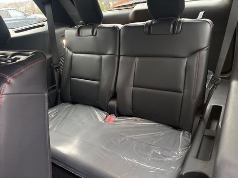 New 2026 Ford Explorer ST-Line w/ ST-Line Street Pack image 19