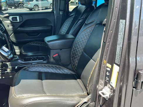 Used 2021 Jeep Wrangler Unlimited Sahara AWD/4WD image 18