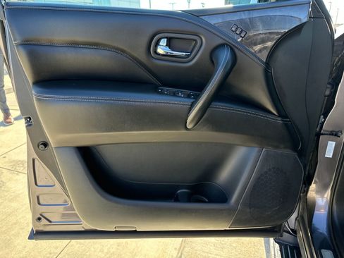 Used 2024 INFINITI QX80 Luxe image 10