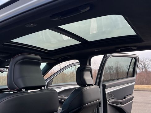 Used 2024 Jeep Wagoneer Launch Edition image 42