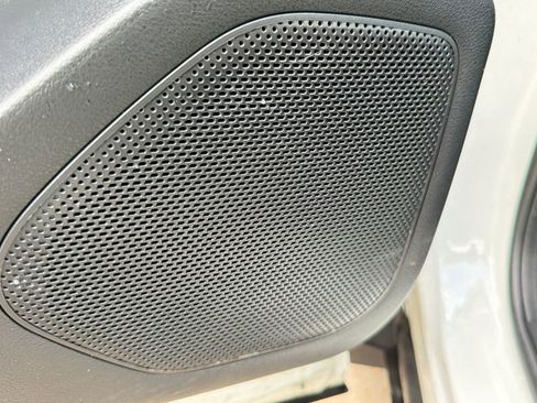 Used 2021 Nissan Rogue SV w/ Premium Package image 21