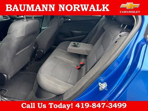 Used 2017 Chevrolet Cruze LT w/ Convenience Package FWD image 38
