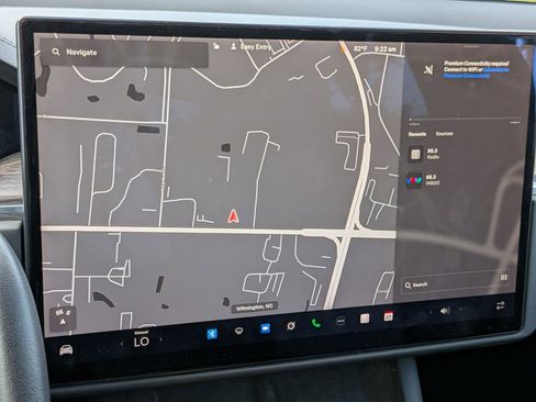 Used 2022 Tesla Model X AWD/4WD image 22