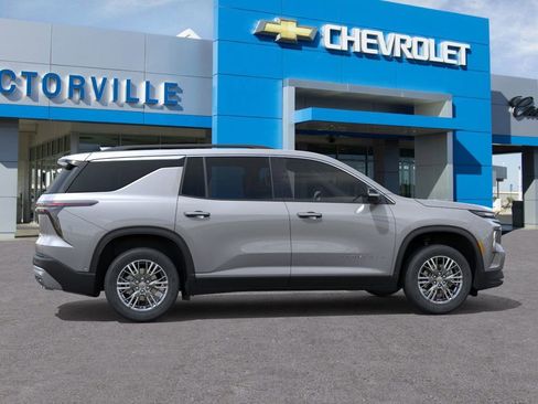 New 2026 Chevrolet Traverse LT image 5