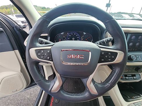 Used 2020 GMC Acadia Denali w/ Denali Ultimate Package image 17