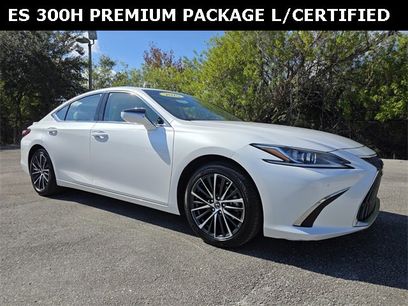 Used 2025 Lexus ES 300h w/ Premium Package