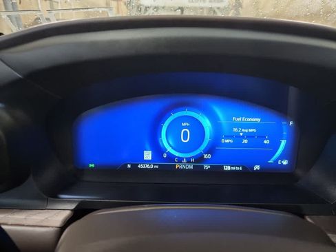 Used 2020 Ford Explorer Platinum w/ Premium Technology Package AWD/4WD image 8