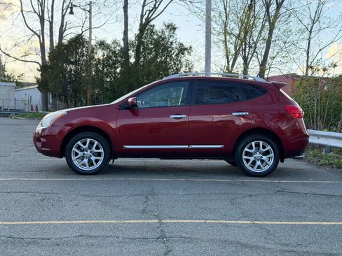 Used 2013 Nissan Rogue SL AWD/4WD image 2