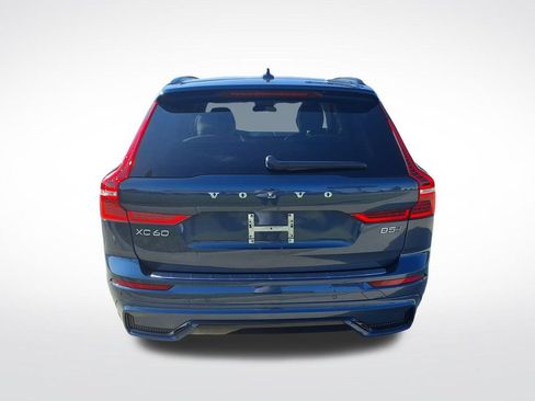Certified 2024 Volvo XC60 B5 Plus w/ Protection Package Premier AWD/4WD image 7