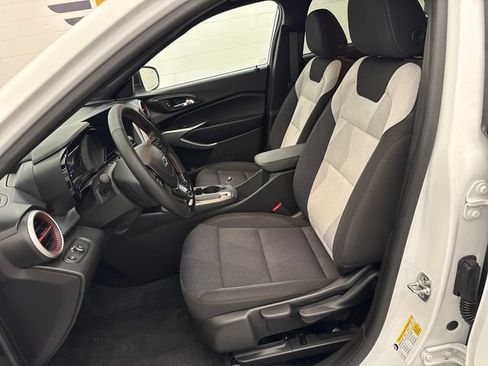 Used 2024 Chevrolet Trax RS w/ Driver Confidence Package FWD image 10