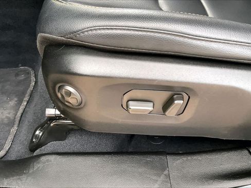 Used 2024 Jeep Wrangler Unlimited Sahara w/ Safety Group AWD/4WD image 30