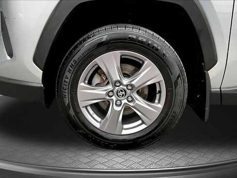 Used 2023 Toyota RAV4 XLE AWD/4WD image 31