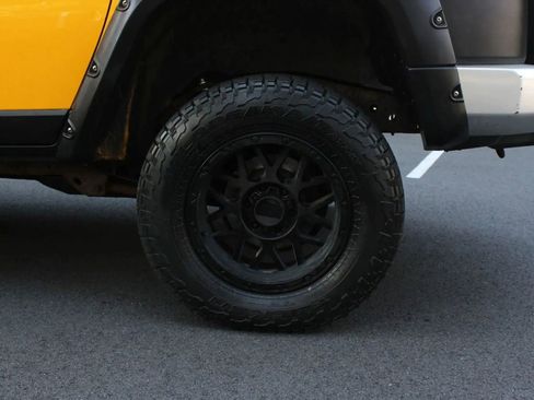 Used 2007 Toyota FJ Cruiser 4WD image 10