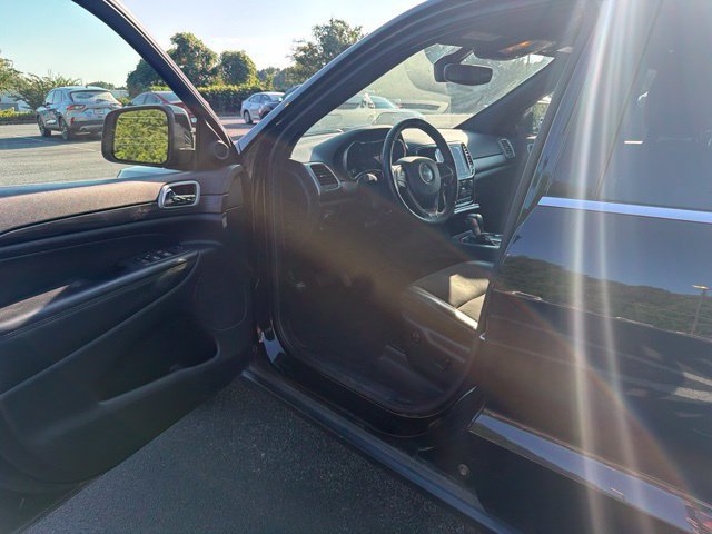 Used 2022 Jeep Grand Cherokee Laredo X AWD/4WD image 13