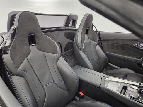 Used 2023 BMW Z4 M40i w/ Premium Package image 14