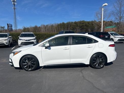 Used 2025 Toyota Corolla SE image 8