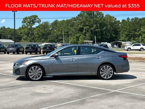 Used 2023 Nissan Altima 2.5 SL FWD image 2