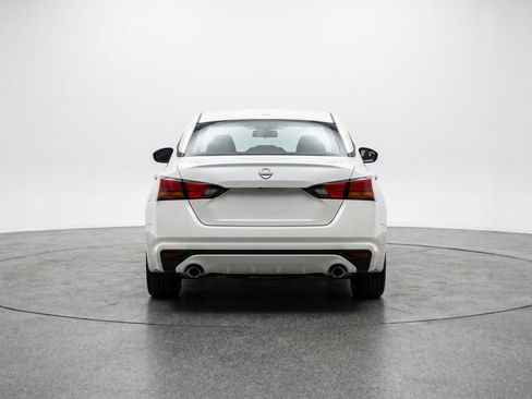 Used 2025 Nissan Altima 2.5 SV FWD image 7