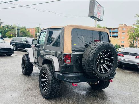 Used 2018 Jeep Wrangler Rubicon AWD/4WD image 24