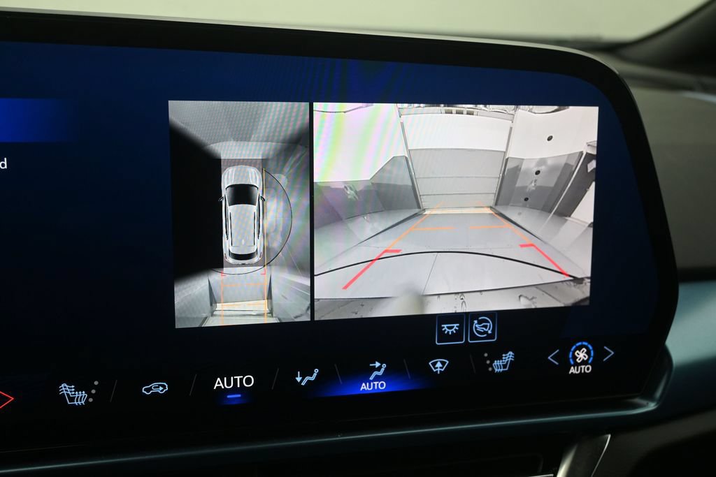 Used 2025 Chevrolet Equinox EV LT w/ Convenience Package FWD image 12
