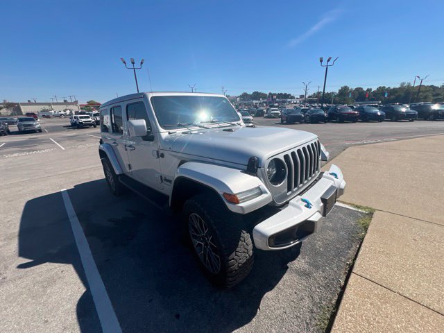 Used 2023 Jeep Wrangler Unlimited Sahara AWD/4WD image 17