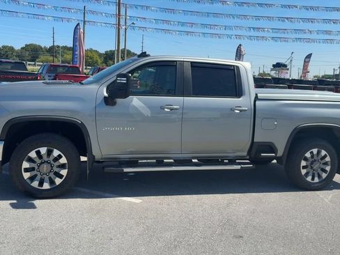 Used 2025 Chevrolet Silverado 2500 LT AWD/4WD image 3