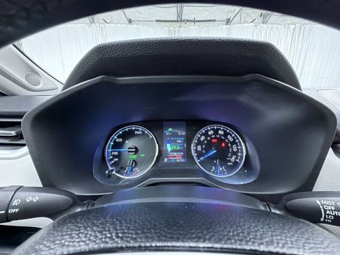 Used 2021 Toyota RAV4 XLE Premium AWD/4WD image 12