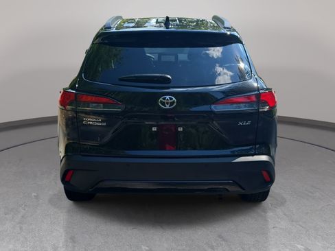 Used 2025 Toyota Corolla Cross XLE FWD image 6